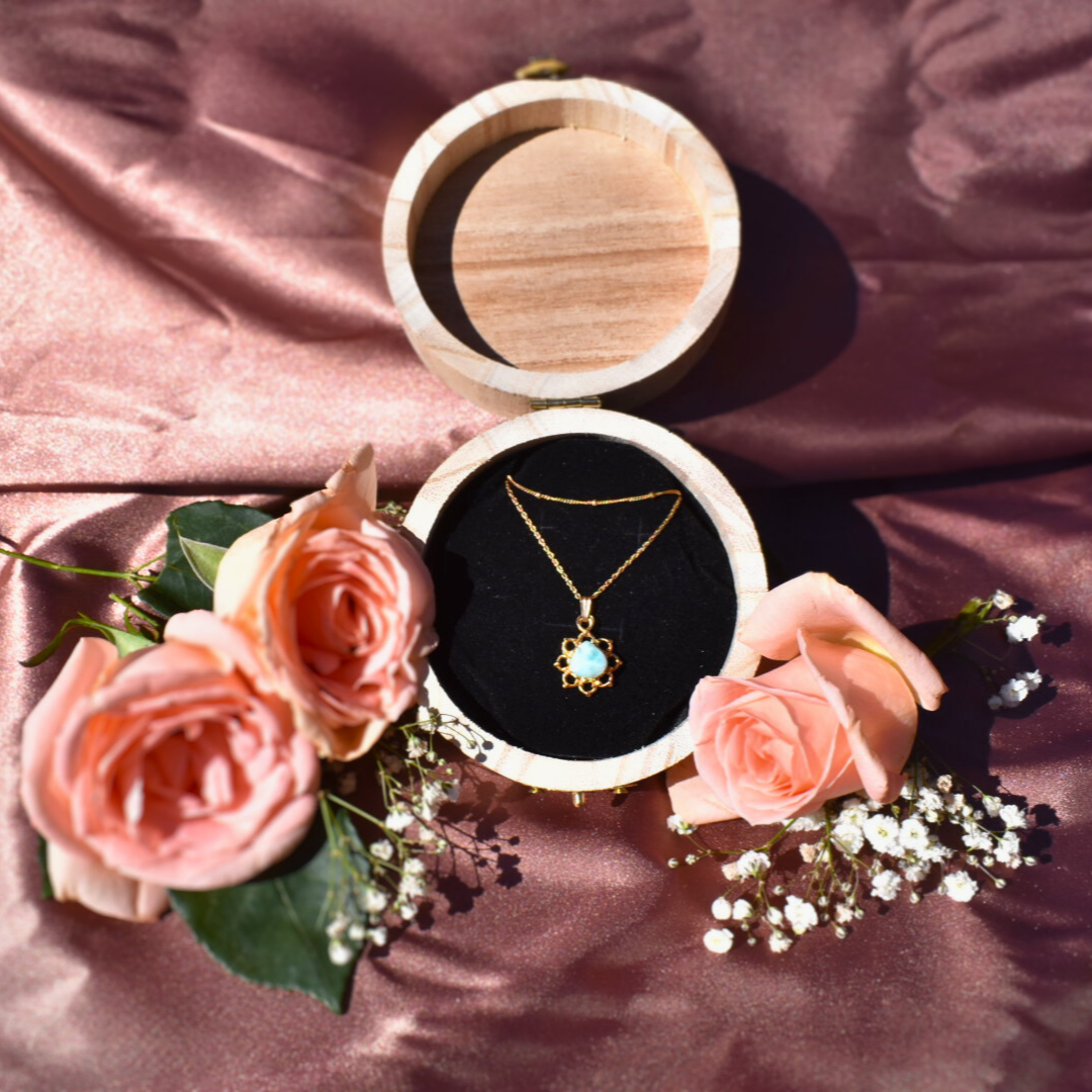 Flor y Ser: Larimar Necklace
